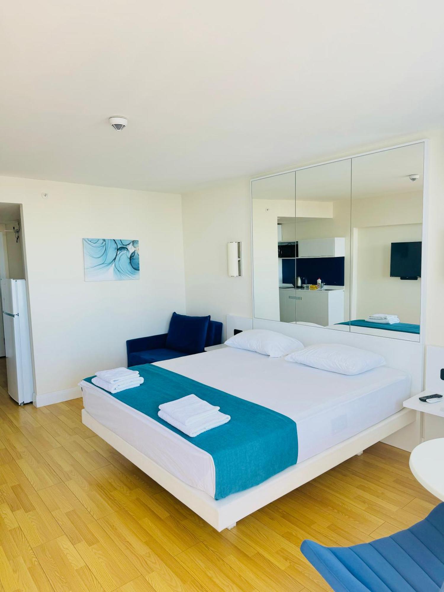 Lux Apartaments Batumi Exteriér fotografie